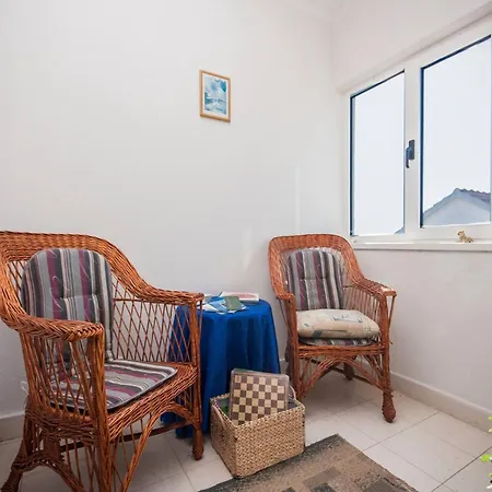 Charming Seaside Retreat In Ibenik-brodarica Apartment
